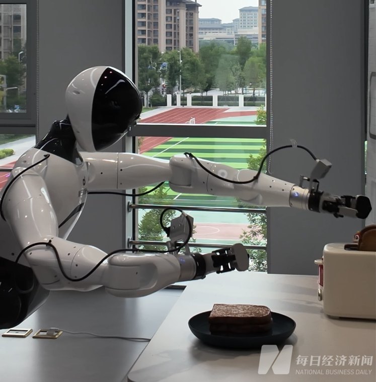 活力中国调研行｜直击雄安“机器人训练工厂”：5000万小时需求撞上8万条储备，“数据荒”下雄安正在紧急“补课”